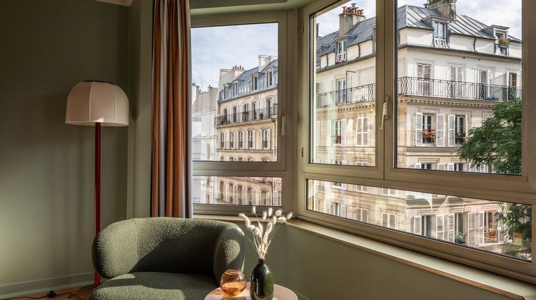 <b>Royal Garden Champs Elysees Room</b>. Images powered by <a href="https://www.leonardoworldwide.com/" title="Leonardo Worldwide" target="_blank">Leonardo</a>.