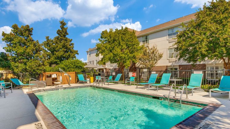 TownePlace Suites by Marriott Arlington Pool