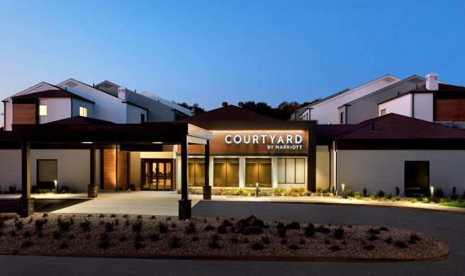 Courtyard New Haven Wallingford Exterior