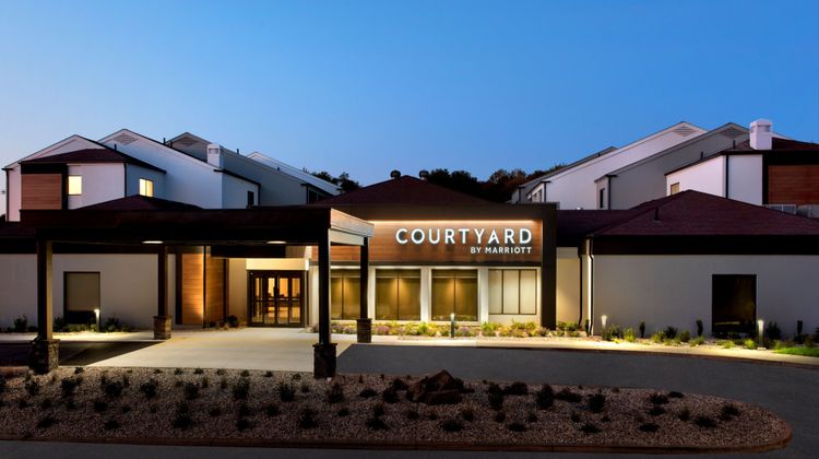 Courtyard New Haven Wallingford Exterior