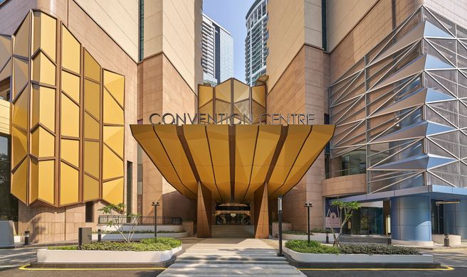 Renaissance Kuala Lumpur Hotel Exterior