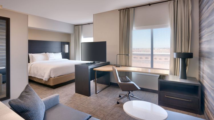 Residence Inn by Marriott Phoenix West Suite