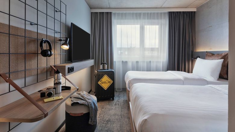 <b>Moxy Hamburg Altona Room</b>. Images powered by <a href="https://www.leonardoworldwide.com/" title="Leonardo Worldwide" target="_blank">Leonardo</a>.