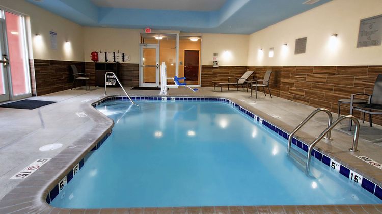 Fairfield Inn & Suites London Pool