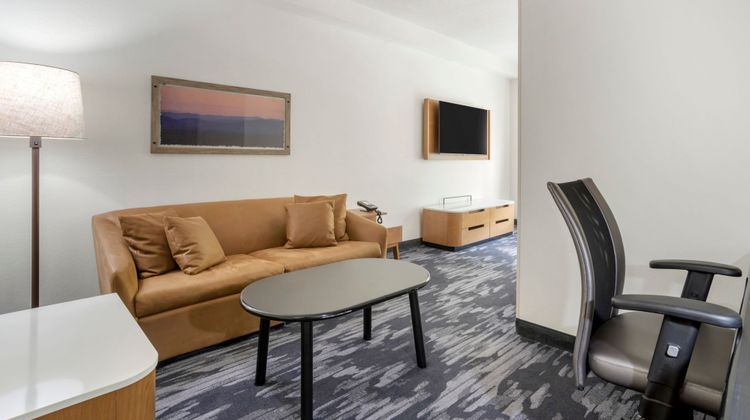Fairfield Inn by Marriott Suite