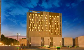 City Express Plus by Marriott Mundo E