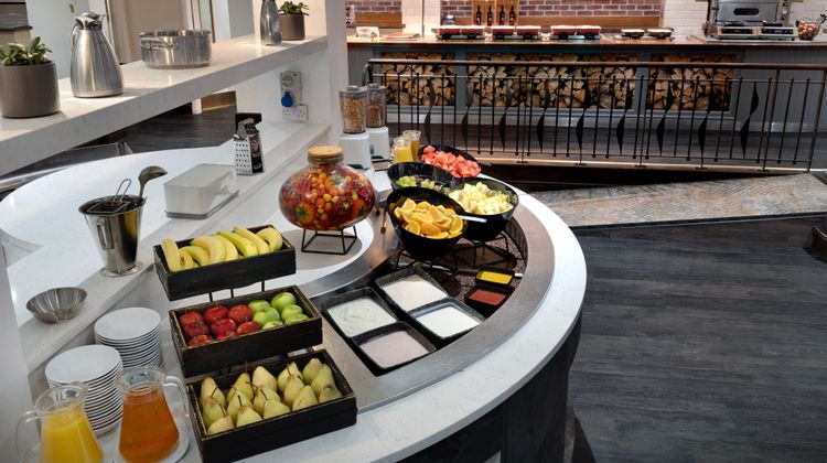 Delta Hotels Heathrow Windsor Restaurant