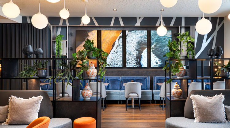 Leonardo Hotel Vienna Hauptbahnhof Lobby