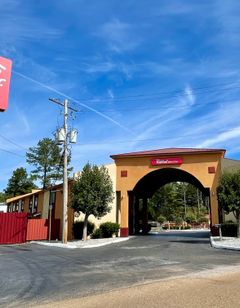 Red Roof Inn & Suites Jackson - Richland