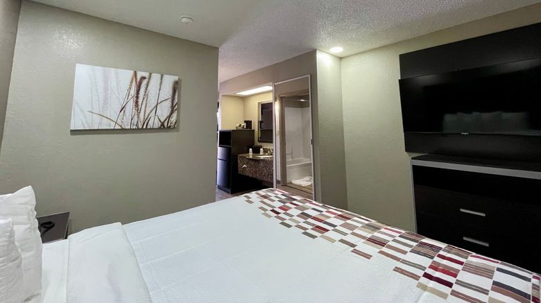 <b>Red Roof Inn & Suites Jackson - Richland Room</b>. Images powered by <a href="https://www.leonardoworldwide.com/" title="Leonardo Worldwide" target="_blank">Leonardo</a>.