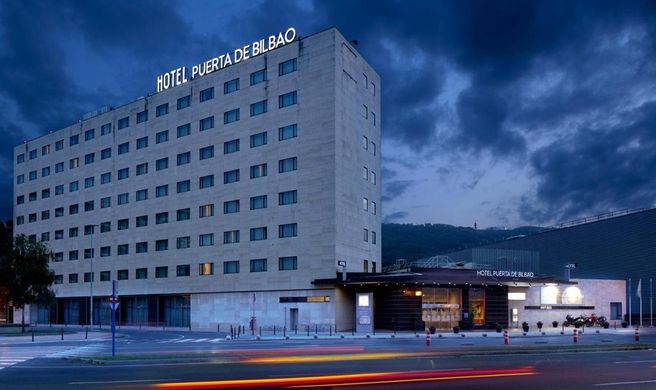 Puerta de Bilbao Hotel Exterior