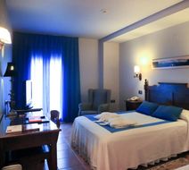 Dona Manuela Hotel Room