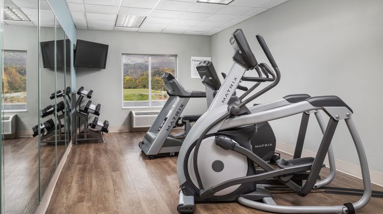 Holiday Inn Express Hotel & Suites Health Club