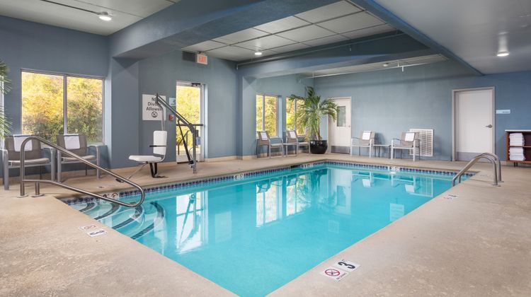 Holiday Inn Express Hotel & Suites Pool