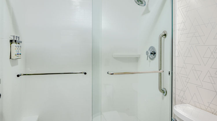 Holiday Inn Express Hotel & Suites Room