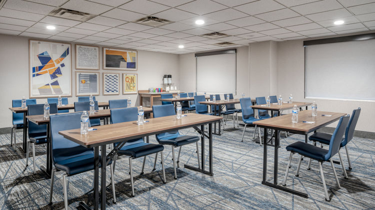 Holiday Inn Express Hotel & Suites Meeting