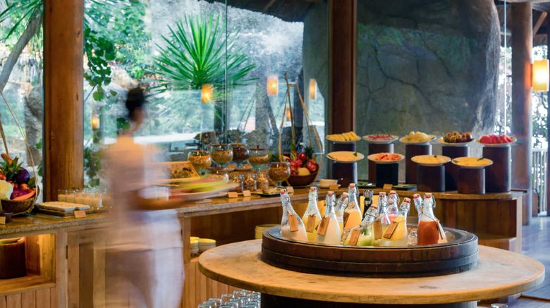 <b>Six Senses Ninh Van Bay Restaurant</b>. Images powered by <a href="https://www.leonardoworldwide.com/" title="Leonardo Worldwide" target="_blank">Leonardo</a>.