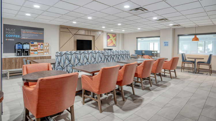 Holiday Inn Express Hotel & Suites Restaurant