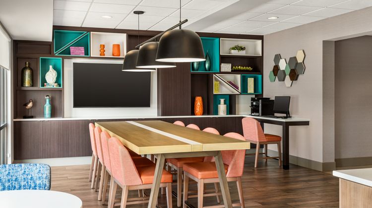 Holiday Inn & Suites Council Bluffs-I-29 Lobby