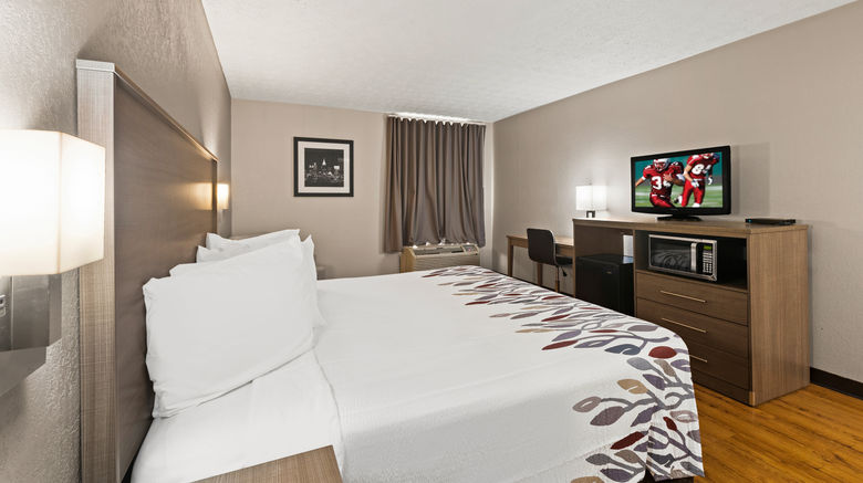 <b>Red Roof Inn & Suites Newnan Room</b>. Images powered by <a href="https://www.leonardoworldwide.com/" title="Leonardo Worldwide" target="_blank">Leonardo</a>.