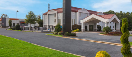 Red Roof Inn & Suites Newnan Exterior