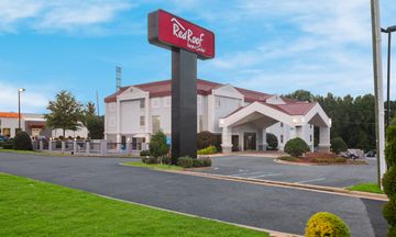Red Roof Inn & Suites Newnan