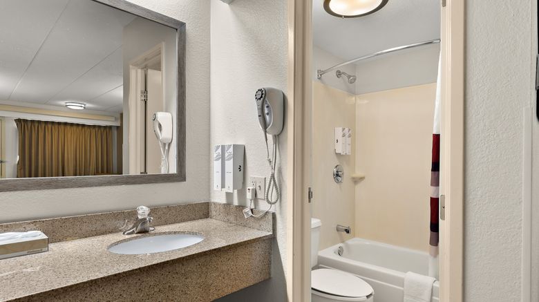 <b>Red Roof Inn Cleveland - Westlake Room</b>. Images powered by <a href="https://www.leonardoworldwide.com/" title="Leonardo Worldwide" target="_blank">Leonardo</a>.