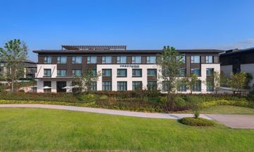Fairfield Yangzhou Slender West Lake
