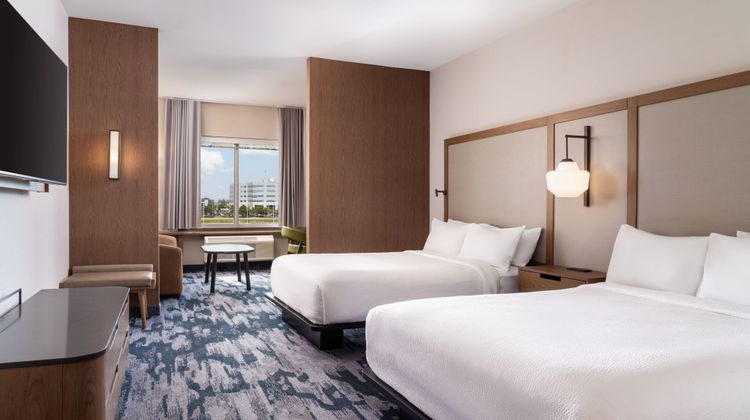 Fairfield Inn & Suites Cleveland Suite