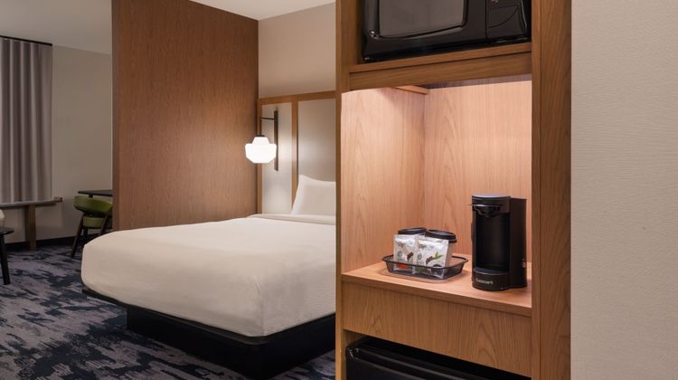 Fairfield Inn & Suites Cleveland Suite
