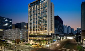 Gravity Seoul Pangyo, Autograph Coll