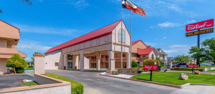 HomeTowne Studios Amarillo West Exterior