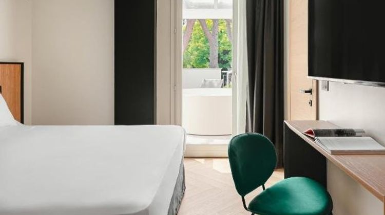 View Place Room