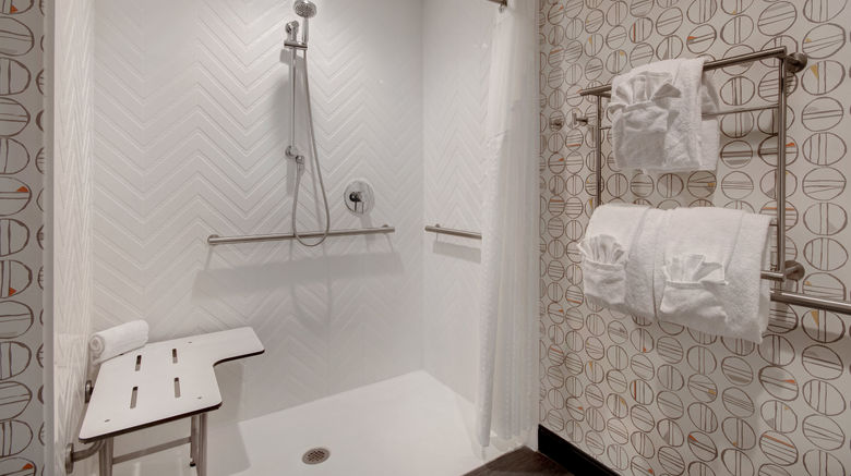 <b>Holiday Inn Detroit Northwest-Livonia Room</b>. Images powered by <a href="https://www.leonardoworldwide.com/" title="Leonardo Worldwide" target="_blank">Leonardo</a>.