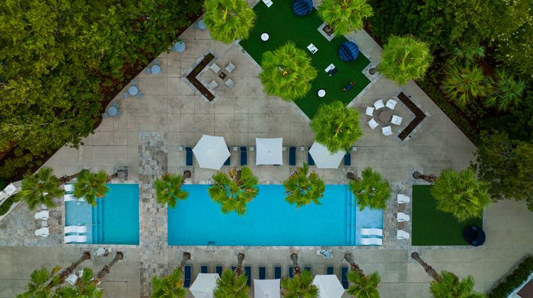 Hotel Indigo Mount Pleasant Pool