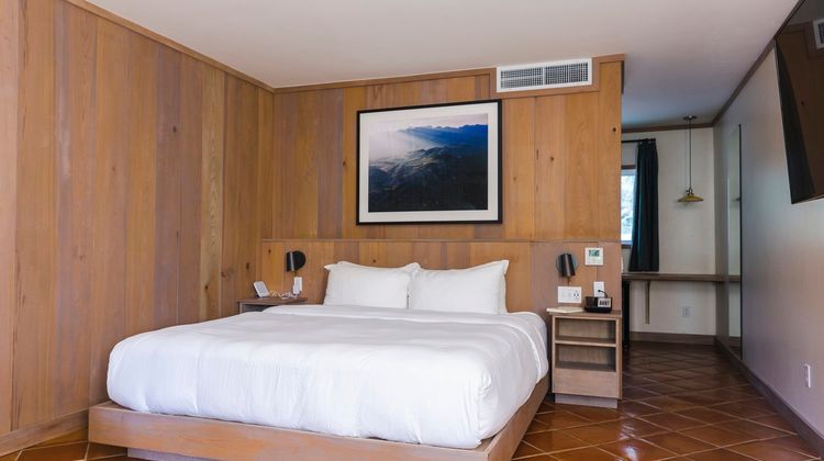 Stagecoach Inn Room
