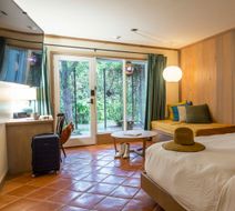 Stagecoach Inn Room