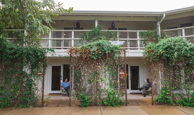 Stagecoach Inn Exterior