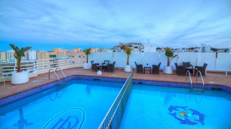 Royal Plaza Hotel Pool