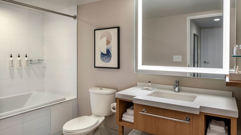 <b>Delta Hotels Saskatoon Downtown Room</b>. Images powered by <a href="https://www.leonardoworldwide.com/" title="Leonardo Worldwide" target="_blank">Leonardo</a>.