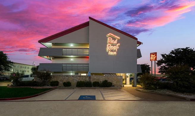 Red Roof Inn Dallas - DFW Airport Exterior