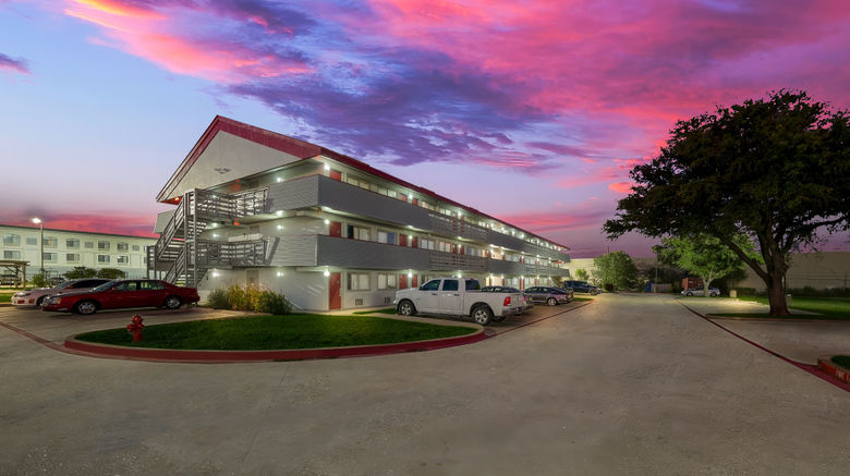 <b>Red Roof Inn Dallas - DFW Airport Exterior</b>. Images powered by <a href="https://www.leonardoworldwide.com/" title="Leonardo Worldwide" target="_blank">Leonardo</a>.