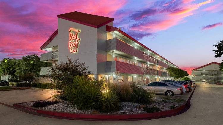 Red Roof Inn Dallas - DFW Airport Exterior