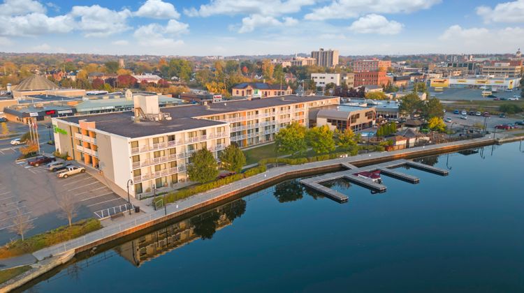 Holiday Inn Peterborough Waterfront Exterior