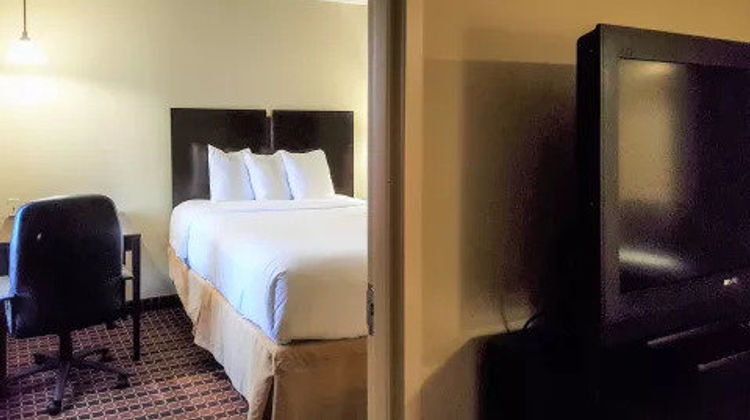 Affordable Suites Rogers/Bentonville Suite
