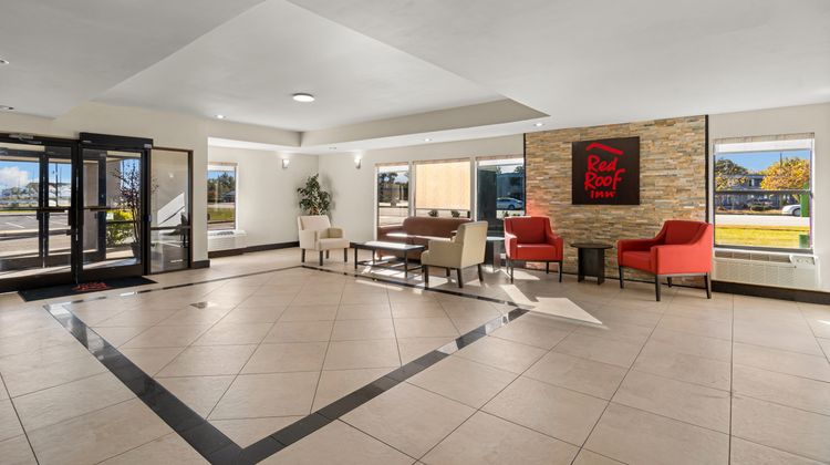 Red Roof Inn Washington, NC Lobby