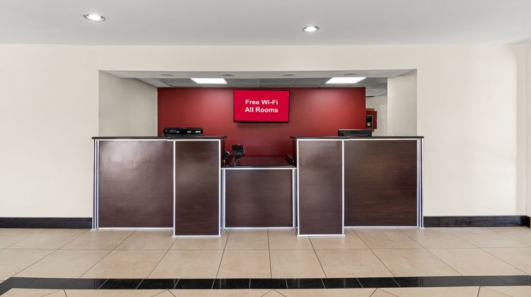 Red Roof Inn Washington, NC Lobby