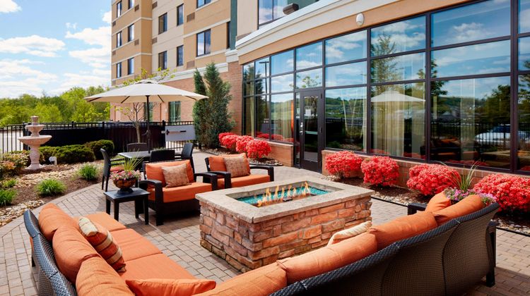 Courtyard Washington Meadow Lands Exterior