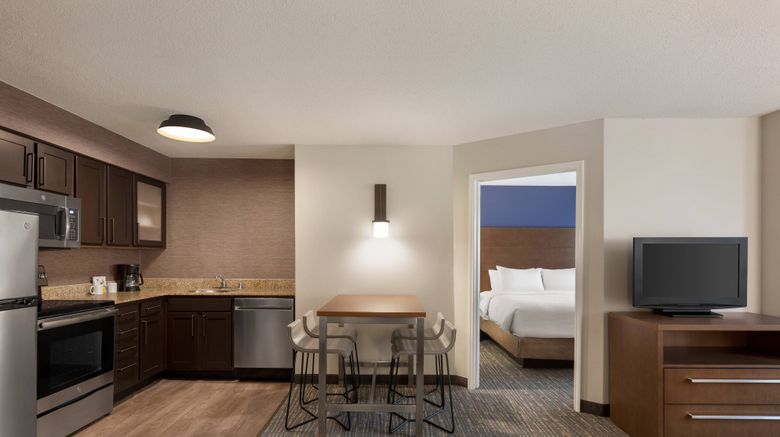 <b>Residence Inn Chicago Bloomingdale Room</b>. Images powered by <a href="https://www.leonardoworldwide.com/" title="Leonardo Worldwide" target="_blank">Leonardo</a>.