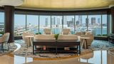 Le Meridien Mina Seyahi Resort & Marina Suite